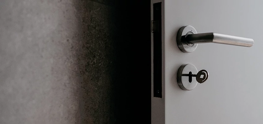 Front Door Handle Repair And Installation in Lancaster, CA